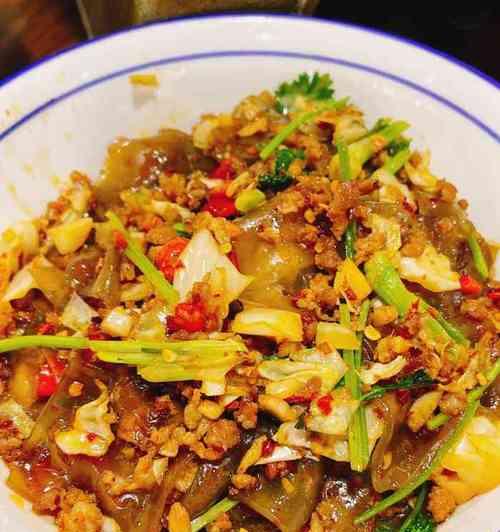探秘张氏红烧肉（传承经典，口感鲜美）