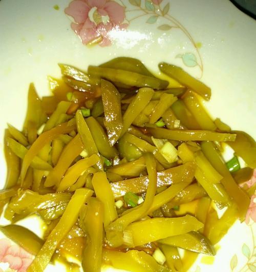 自制美味榨菜咸菜的制作方法（口感鲜美，健康营养，家常美食）
