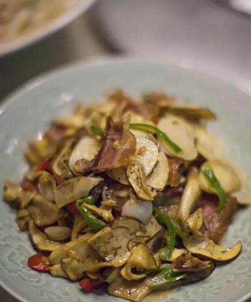 榨菜头炒腊肉，美味爆棚（传统美食的最佳组合）