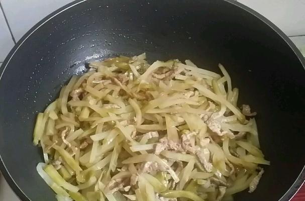 美味可口的榨菜丝炒肉末（家常菜谱，简单易学，）