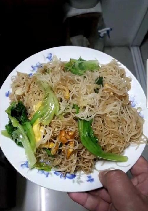 榨菜肉丝炒米粉，做法揭秘！（家常美味，地道下饭菜，榨菜+肉丝，吃货必试！）