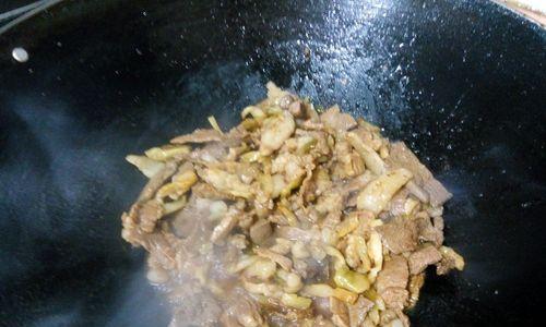 榨菜炒里脊，味道鲜美，健康美味。（家常菜谱，简单易学）
