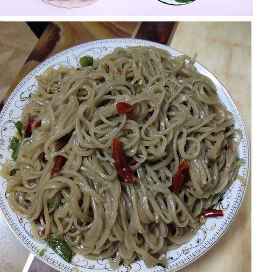炸兴国鱼丝的绝妙做法（享受美食，品味文化，让您的口感体验独具匠心）