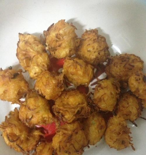 手把手教你油炸小肉丸（简单易学，营养美味，油炸小肉丸的制作方法）