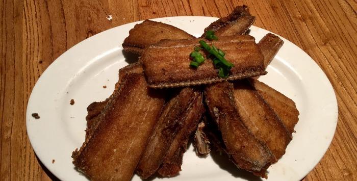 如何制作美味爆香的炸咸带鱼？（简单易学，口感极佳！）