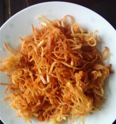 油炸土豆丝的制作方法（简单易学，美味可口）