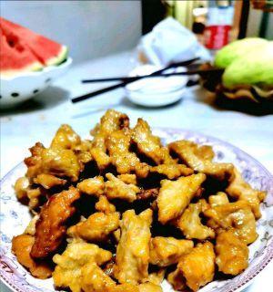 一口香脆的炸酥肉，美味肉食中的经典！（掌握这4个关键步骤，轻松在家做出美味的炸酥肉！）