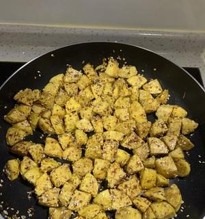 炸实蛋大全——烹饪技巧、食谱分享（掌握技巧，让你的炸实蛋更美味！）