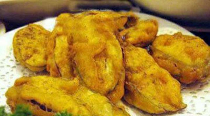 美味可口的炸茄子夹做法（快速简单的家常美食）