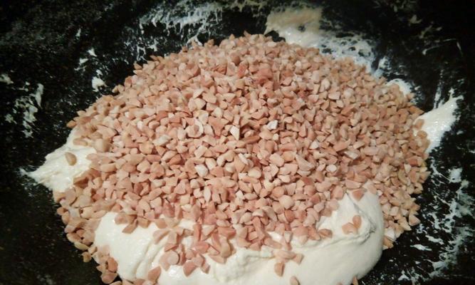 手工制作原味牛轧糖，做出美味口感！（掌握制作技巧，尝鲜原汁原味的牛轧糖。）