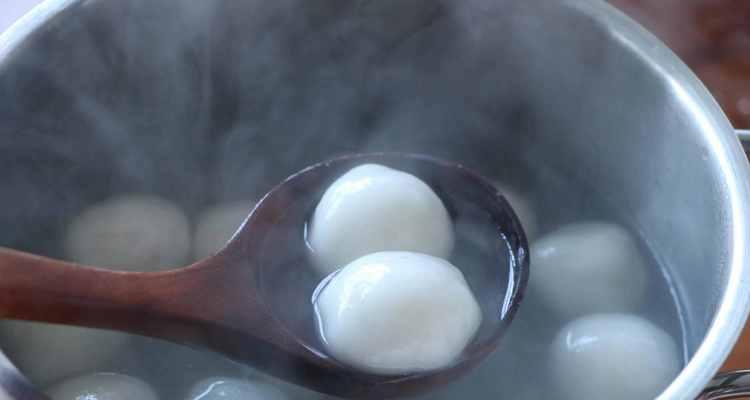 五彩QQ汤圆的制作方法（丰富口感，色彩斑斓的美食佳品）