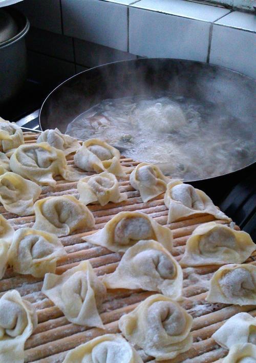 元宝馄饨制作方法（手工制作美味馄饨，让你吃出幸福感）