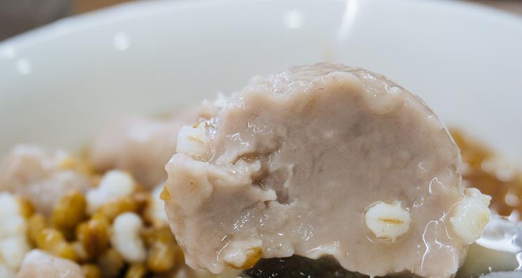 芋圆姜薯甜汤的家常做法（简单易学，暖胃又滋补）