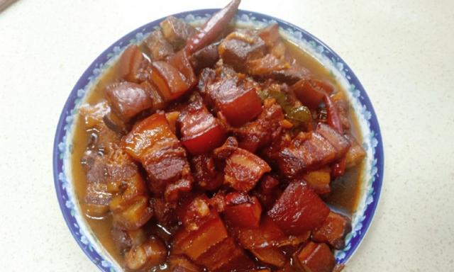 芋香南瓜丁炖肉，美味又营养（慢火炖出的香鲜美味，营养丰富）