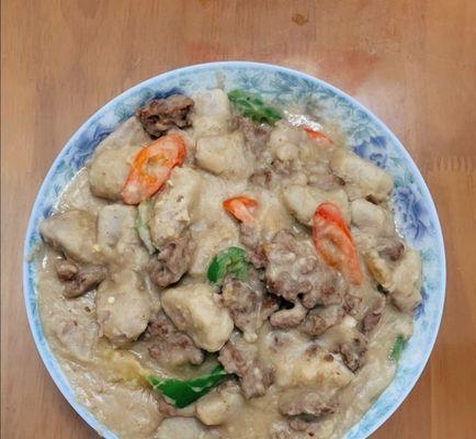 芋头烧牛肉做法详解（营养丰富的家常菜，以芋头为主材料，味道鲜美）