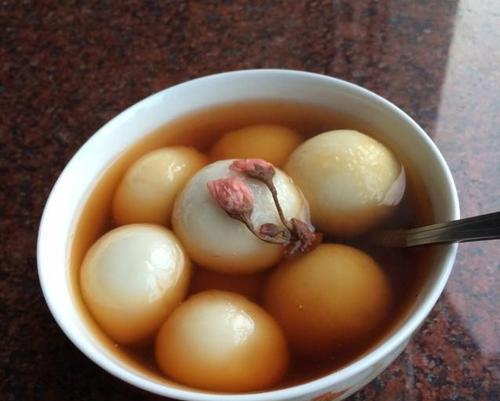 以芋头肉馅为原料的健康美食—芋头肉馅汤圆（传统汉族美食的变革与创新，营养美味的完美结合）