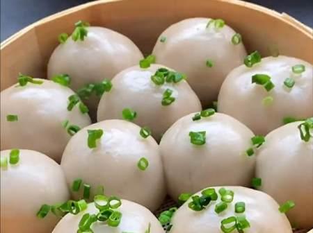 一口咬下，满口香甜（让你也能在家做出街头小吃的美味）