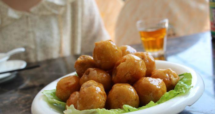 一口咬下，满口香甜（让你也能在家做出街头小吃的美味）