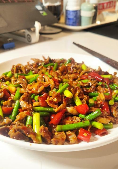 芋头花小炒的做法（尝一口嚼劲十足，家常美食自己做）