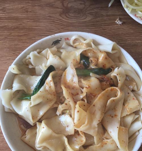 美食分享-三合一油泼棍棍面的制作方法（做出口感软硬适中、味道香鲜美妙的油泼棍棍面）