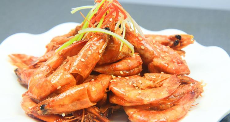 美味又实惠——以油焖大虾便当的做法（简单易学，让你在家也能享受大厨级的美食）