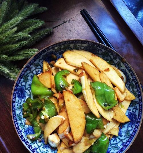 油闷茭白的做法（让茭白美味多汁的小技巧）