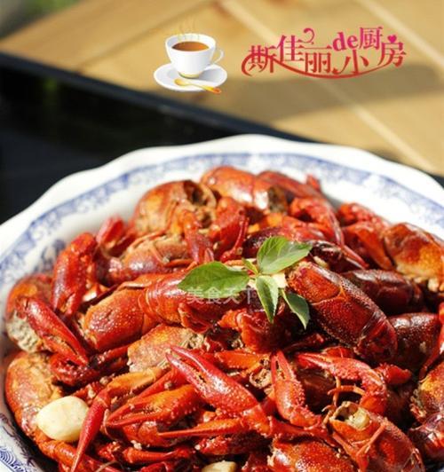 油门小龙虾的做法（家常菜谱，美味可口）
