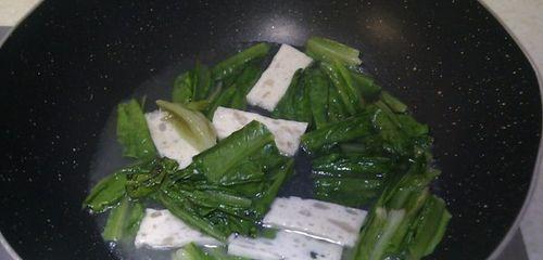 油麦菜汤——清爽解暑的夏日佳饮（以油麦菜汤为主角，探索多样化的制作方法和饮用技巧）