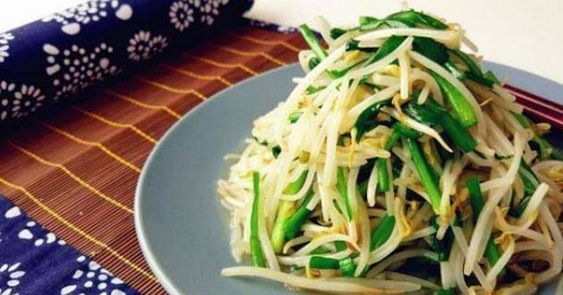 油淋绿豆芽的做法（健康好味道，绿色鲜香入口不油腻）