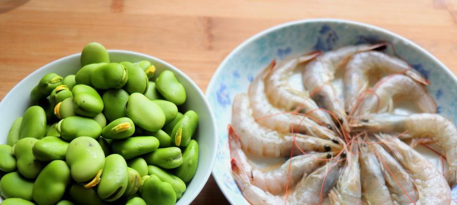 以油淋蚕豆为主的美食探秘（经典食谱，让你一次爱上蚕豆的口感）