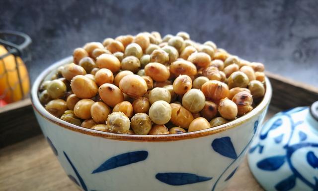 如何制作美味的油浸黄豆？（以结豆子为原料，教你制作爽口易吸收的健康小吃）