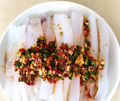 美味又健康的油煎凉粉（口感鲜美、营养丰富，尽在这道油煎凉粉）