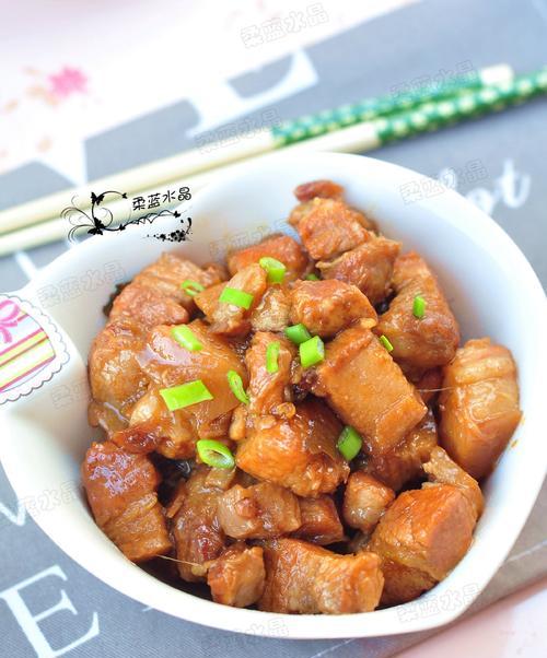 油豆腐煮五花肉，美味佳肴！（家庭厨房不可错过的美味佳肴）