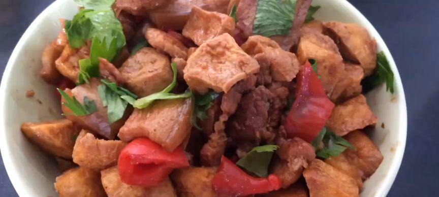 家常美食之油豆腐烧肉（一道味道独特的家常菜谱）