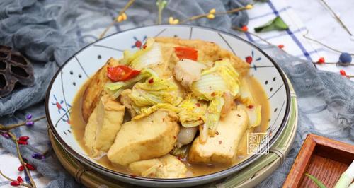 家常美食——油豆腐炒白菜（健康营养又好吃，教你轻松掌握的家常菜）