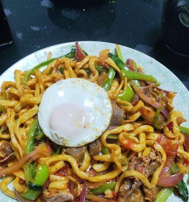 学会制作美味油醋拉条子（让你的味蕾感受不一样的美味）