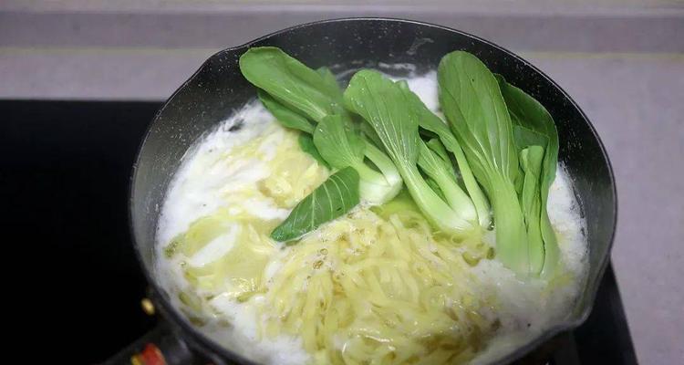 美食家的必备——油菜面线（健康美味，简单易做的家常菜）