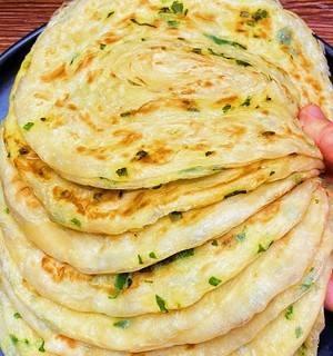 三星葱油饼的制作方法（简单易学，健康美味，让你在家也能享受到外面的美食）