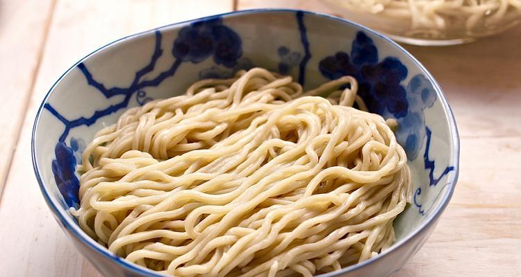 健康生活，以营养鲜蔬面为主食（打造健康身体，享受美味滋味）