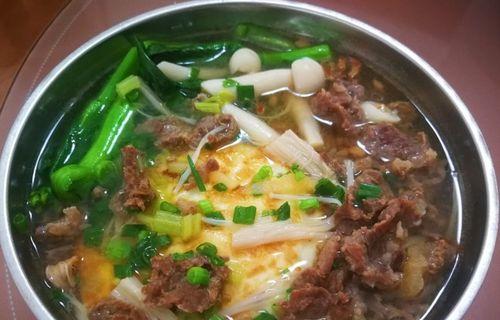 营养鲜菇汤河粉（一碗美味健康的家常美食，煮出幸福的味道）