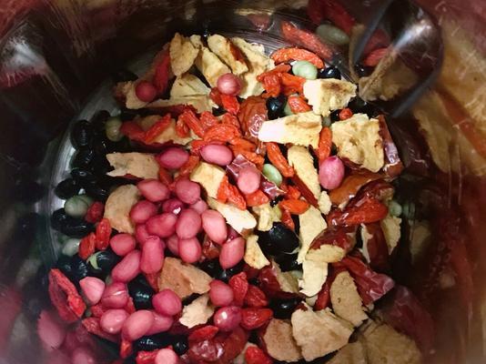 以营养互补黑豆豆浆，增强体质健康（做法简单易学，营养丰富，健康美味）