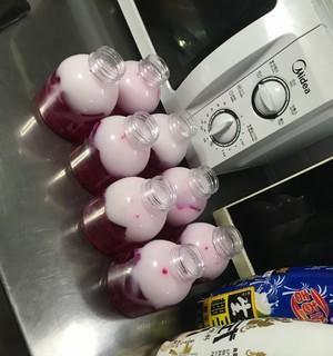 樱桃椰浆双色果冻制作方法大揭秘！（一个简单易学的果冻制作教程）