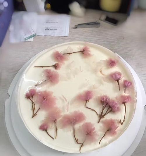 学会制作樱花酸奶慕斯蛋糕，享受甜蜜美好的味蕾之旅（做法详解，从原材料准备到烘焙过程一步步学会）
