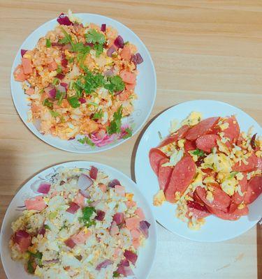 香气四溢的洋葱蛋炒饭（做法简单易学，美味可口，主要为“洋葱蛋炒饭”）