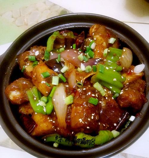 《鲜香洋葱炒排骨》（一道美味营养的家常菜谱）