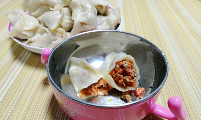 美味羊肉洋葱蒸饺制作教程（做蒸饺，快乐享受美食的时光）