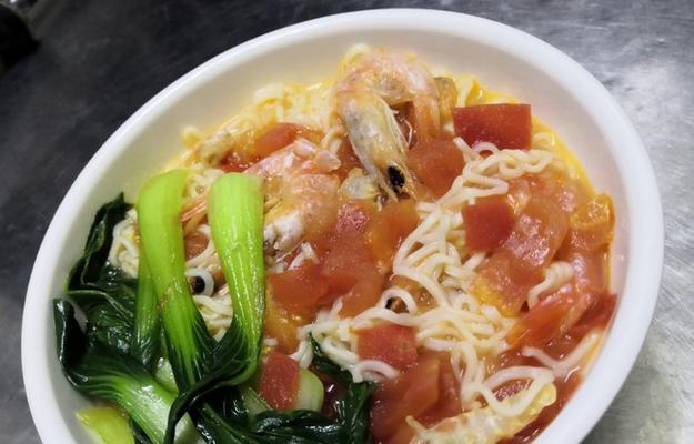 羊肉蔬菜面的做法（美食之旅，品味美味的滋味）