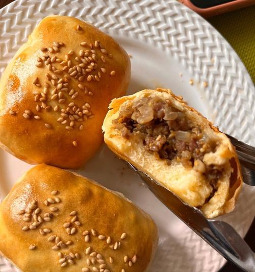 学习如何制作美味的羊肉蘑菇馅包子（传统美食）