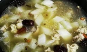 暖身秋日羊肉汤（以羊肉蘑菇萝卜汤为主题的做法分享）