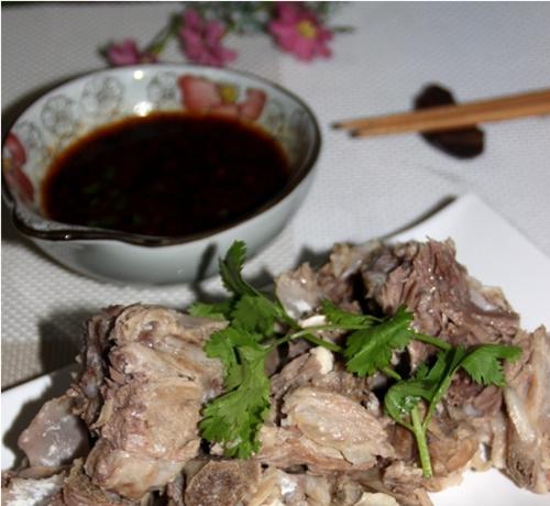 如何制作美味的羊肉面叶？（掌握羊肉面叶的独特风味，轻松做出家常美食）